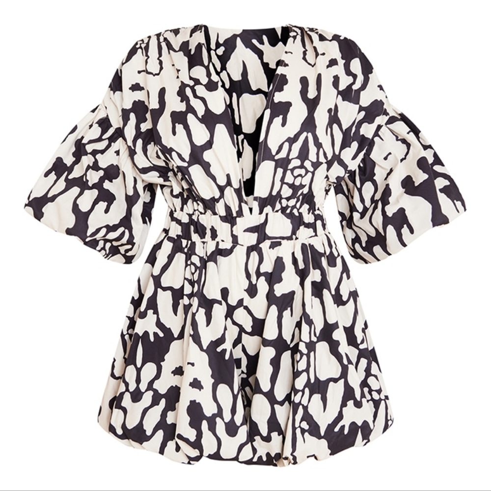 Black Print Plunge Puffball Hem Romper